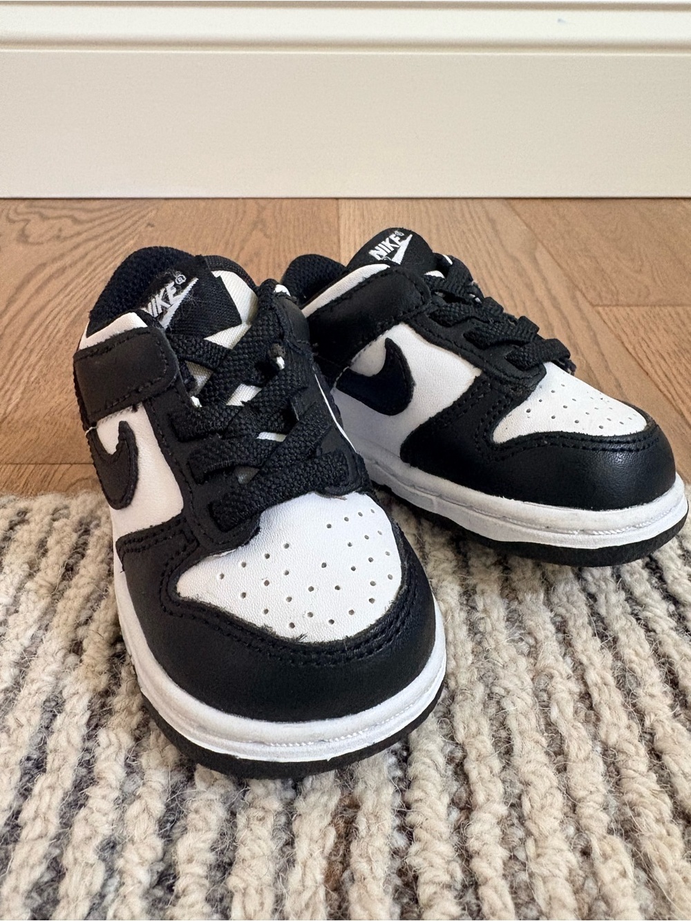Nike Dunk Low “Panda” Toddler (TD) in Black/White, size 4C, style CW1589-100
